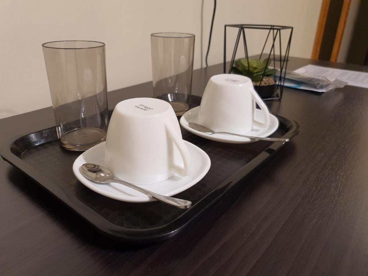 2428 Suites Urdaneta المظهر الخارجي الصورة