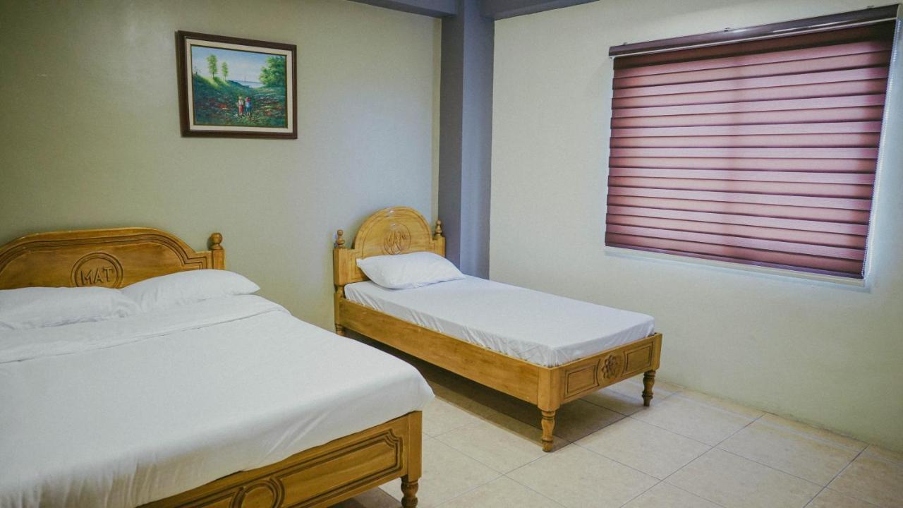 2428 Suites Urdaneta المظهر الخارجي الصورة